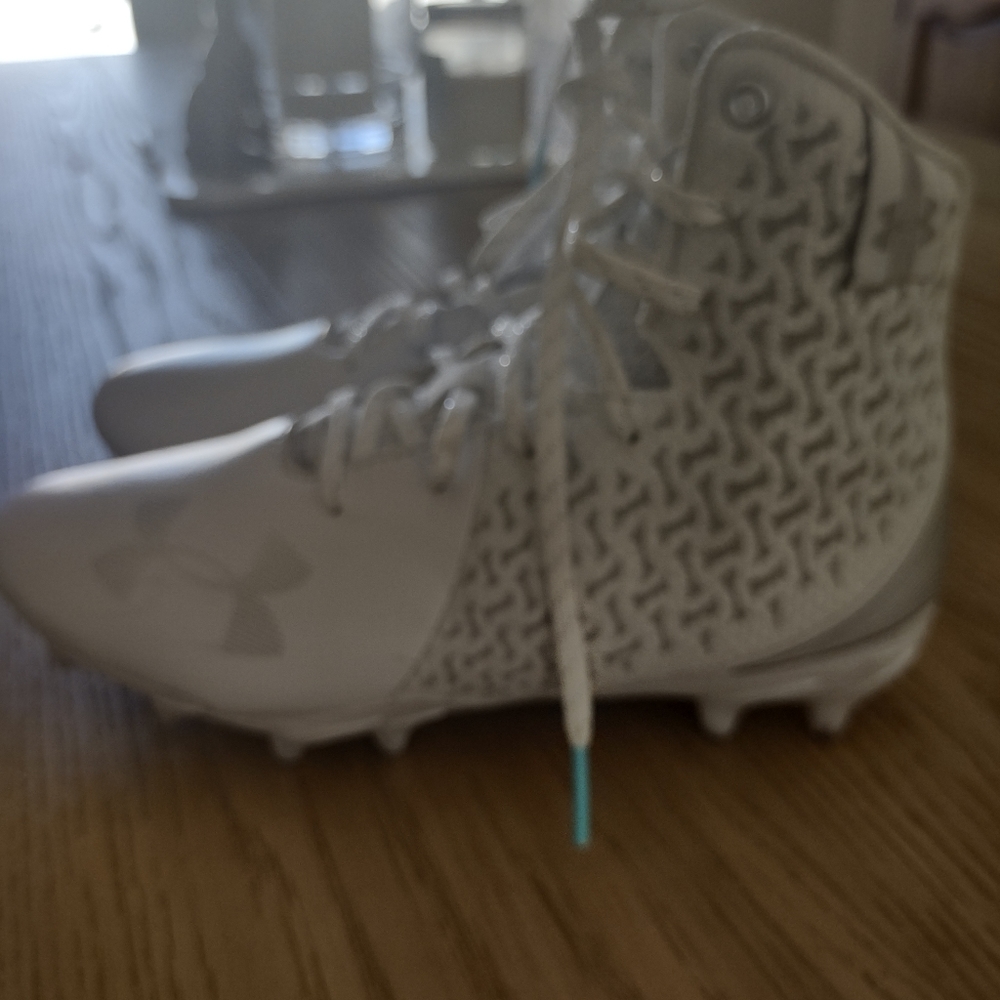 Girls Under Armour Lacrosse kleets size 5.5